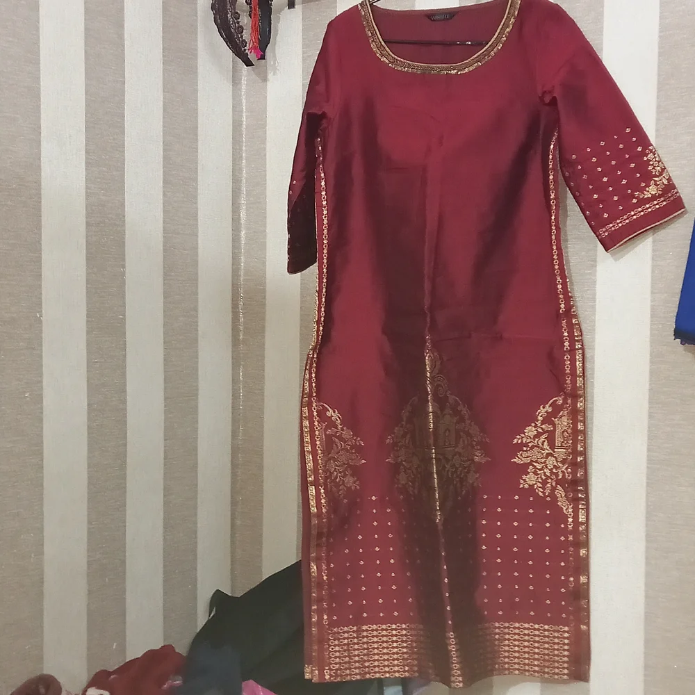 Wishful banarasi silk kurti size 8 - Picture 1 of 3